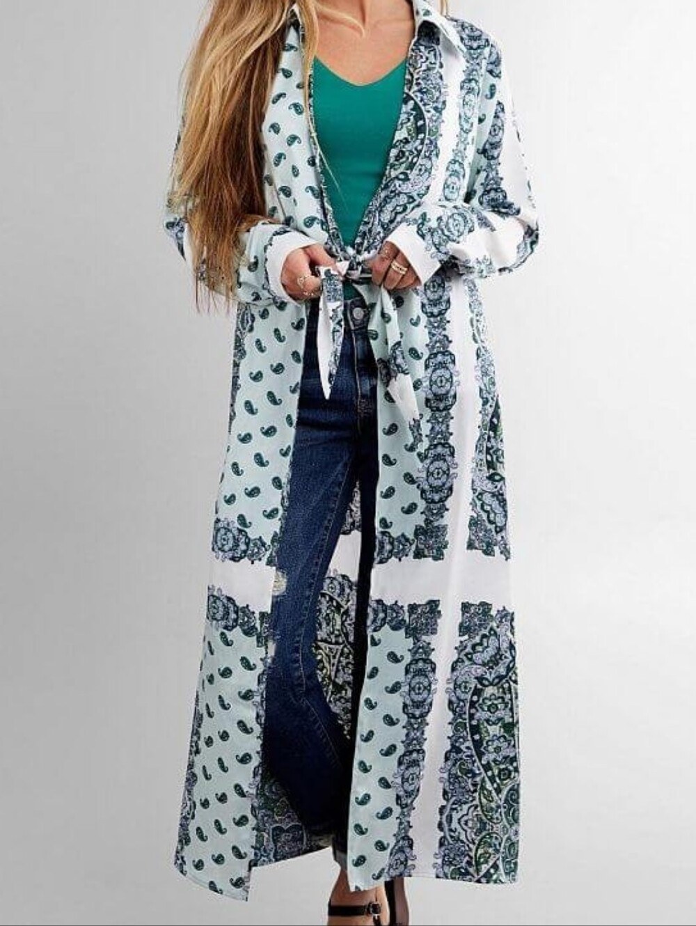 gimmicks by BKE Teal & White Paisley Long Kimono Robe